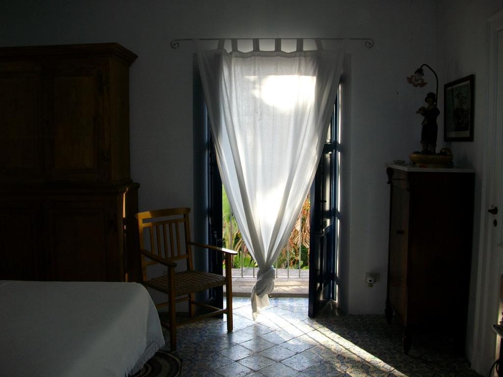 Villa A' Riggiola Stromboli Zimmer foto